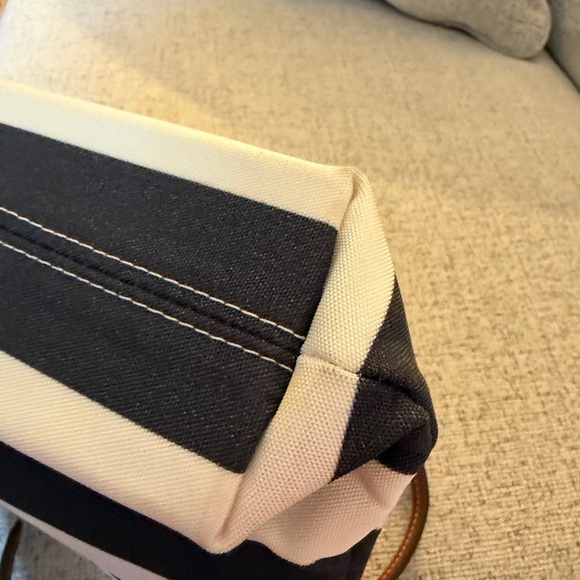 Dooney & Bourke Navy, Red,& Cream Striped Canvas Crossbody Bag EUC 10x101/2 - Picture 9 of 14